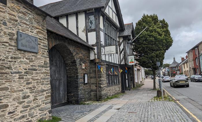 Owain Glwyndwr Parliment - Machynlleth